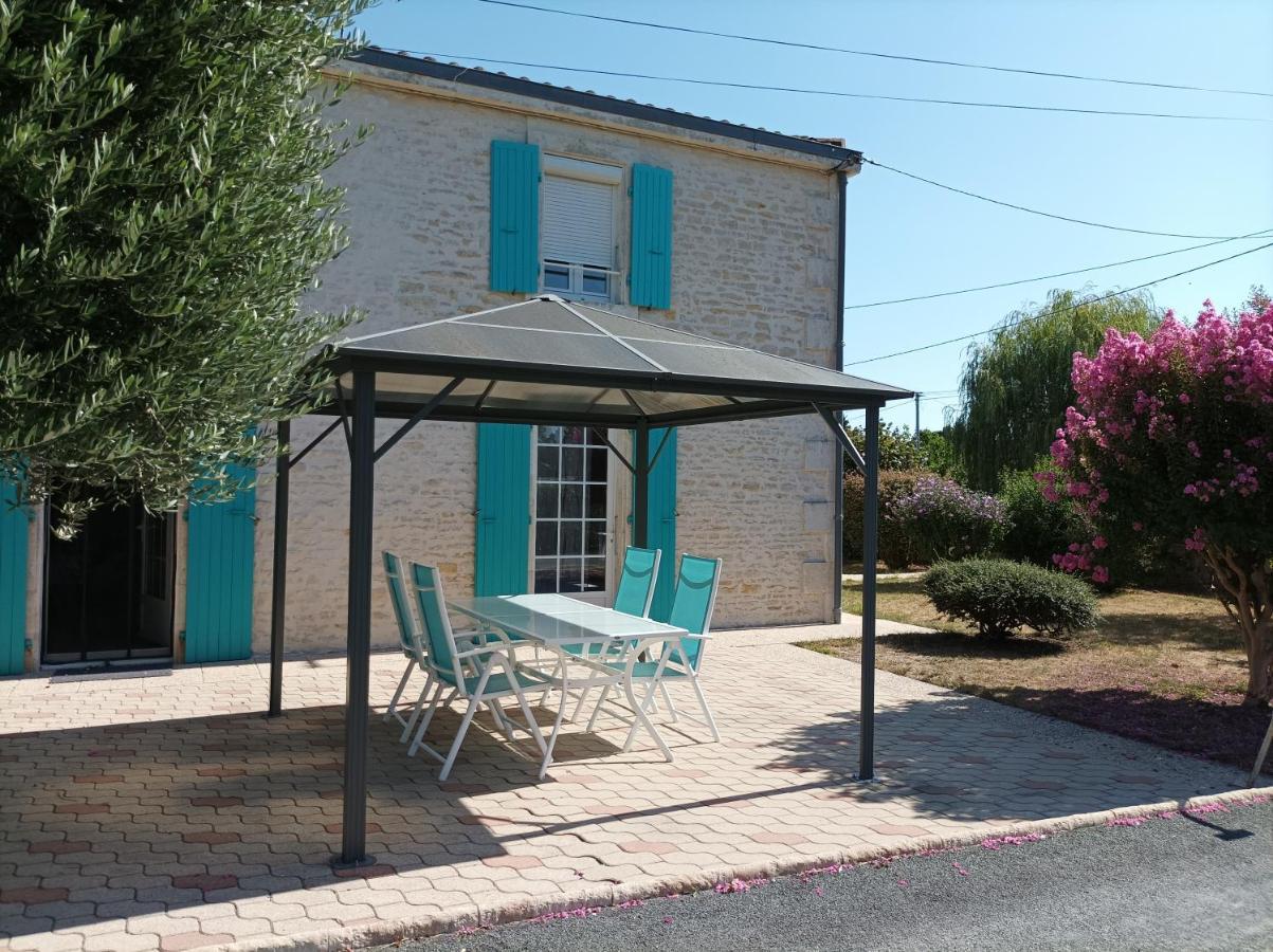 Le Logis De Lange Apt Les Aigrettes Saint-Hilaire-la-Palud 外观 照片